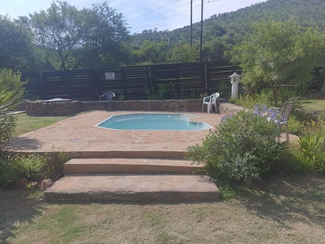 Chalet 2 Camping Style At Cynthias Country Outside Bathrooms Hartbeespoort Dış mekan fotoğraf