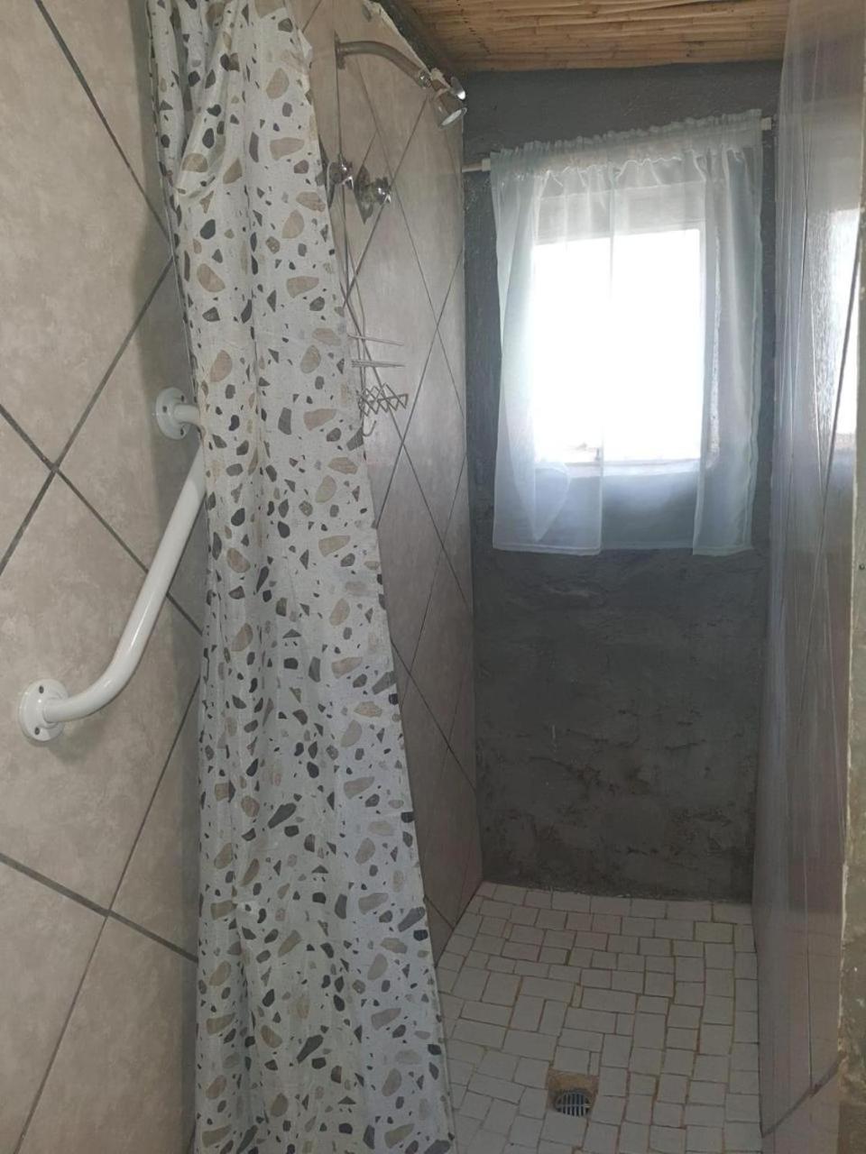 Chalet 2 Camping Style At Cynthias Country Outside Bathrooms Hartbeespoort Dış mekan fotoğraf